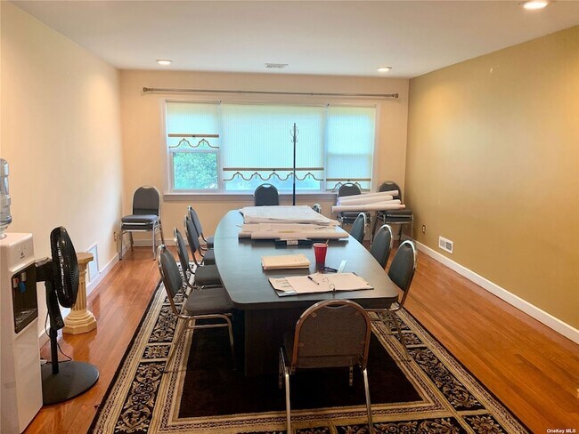 Foto del edificio - 11-26 143rd Place Unit