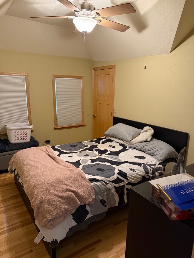 Foto del edificio - 6215 N Willow Glen Ln