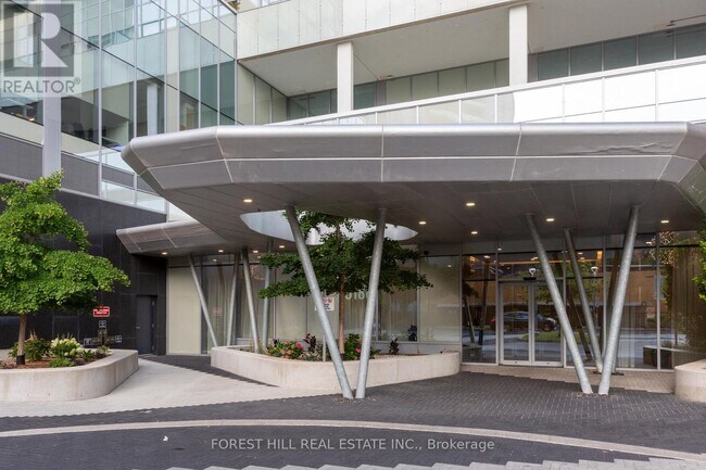 Building Photo - 5180-5180 Yonge St