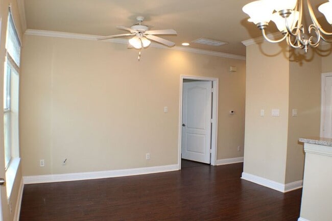 Building Photo - 118 Seva Ct