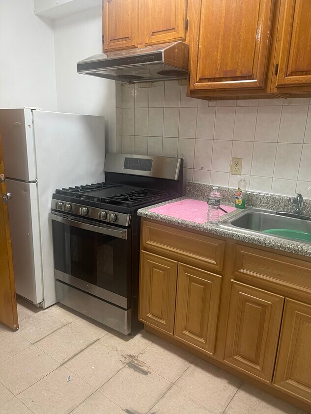 Primary Photo - 6318 18th Ave