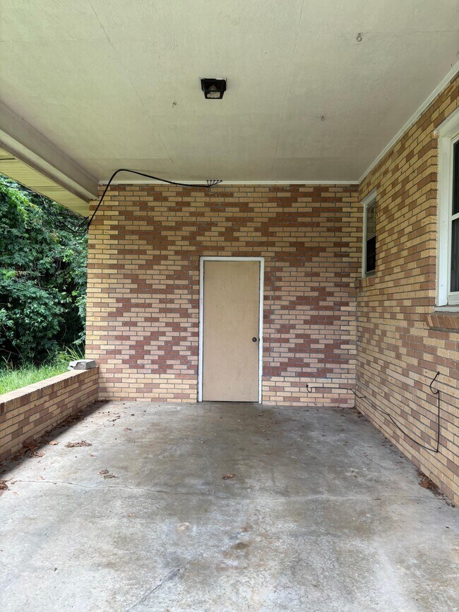 Foto del edificio - 2426 Peach Orchard Rd