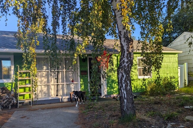 Building Photo - 9120 N Tioga Ave