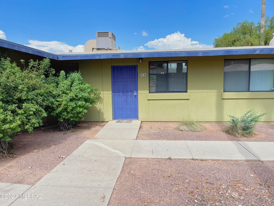 Primary Photo - 350 N Silverbell Rd