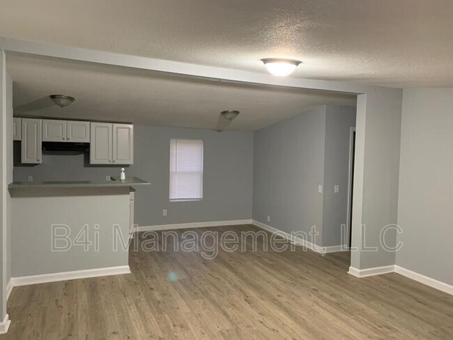 Building Photo - 355 Steele Dr