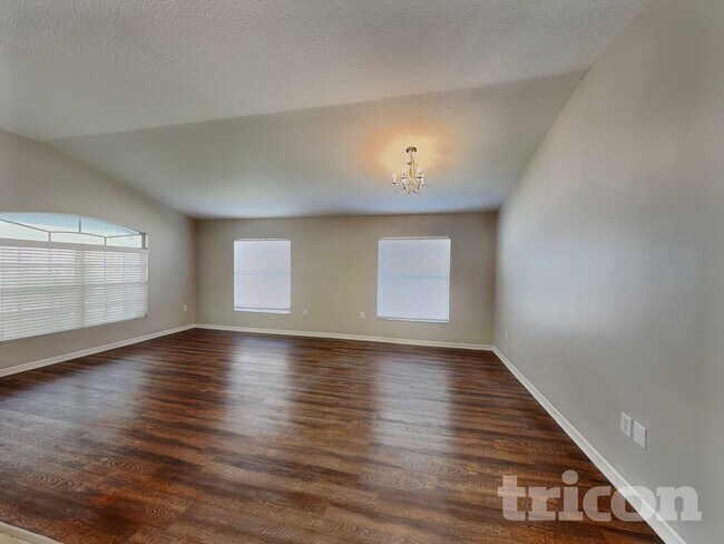 Foto del edificio - 1926 Sean Wood Cir