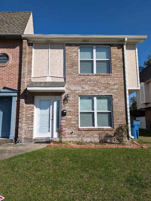 Building Photo - 210 Halsey St