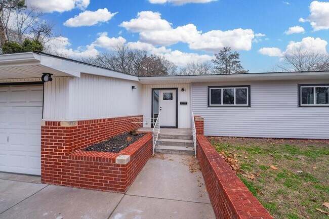 Foto del edificio - 1520 N Yale Blvd