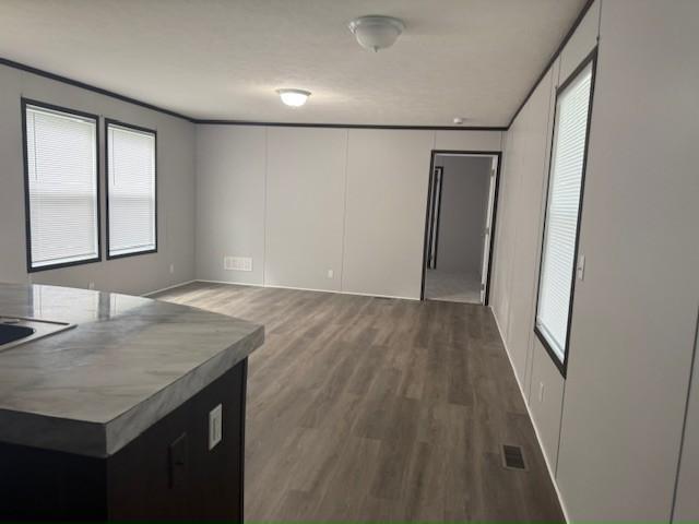 Building Photo - 547 Waxwing Ln