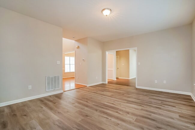 Foto del edificio - 343 Victor Ct