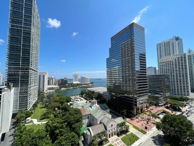 Building Photo - 500 Brickell Ave