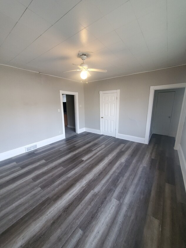 Charming 2BED/1BATH Southside Lower Unit Apartment for Rent in