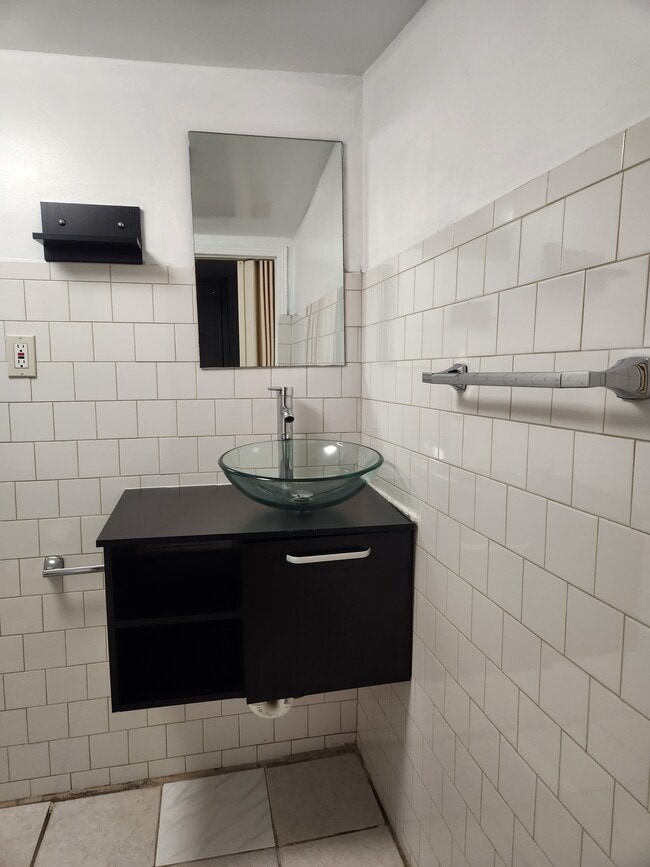 Estudio - 140 Van Siclen Ave