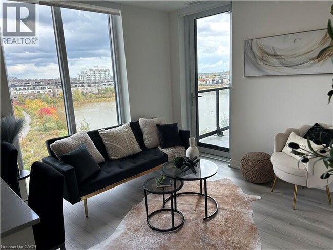 Building Photo - 510-3079 TRAFALGAR Road