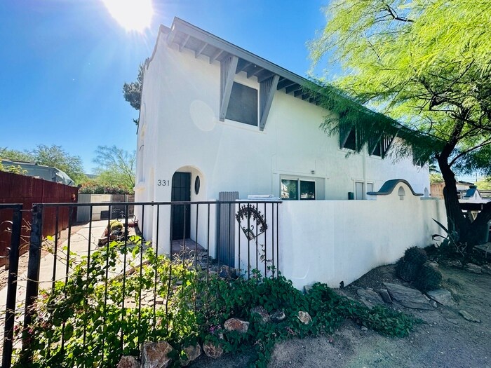 Primary Photo - 2 Bedroom 1.5 Bath with Yard in Desired Ar...