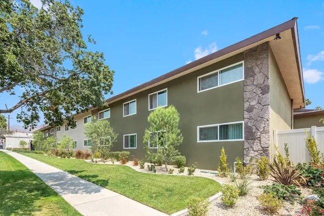 Foto del edificio - 1381 N San Gabriel Ave