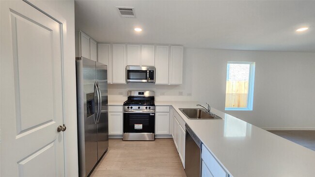 Building Photo - 3044 Dawn Sound Dr