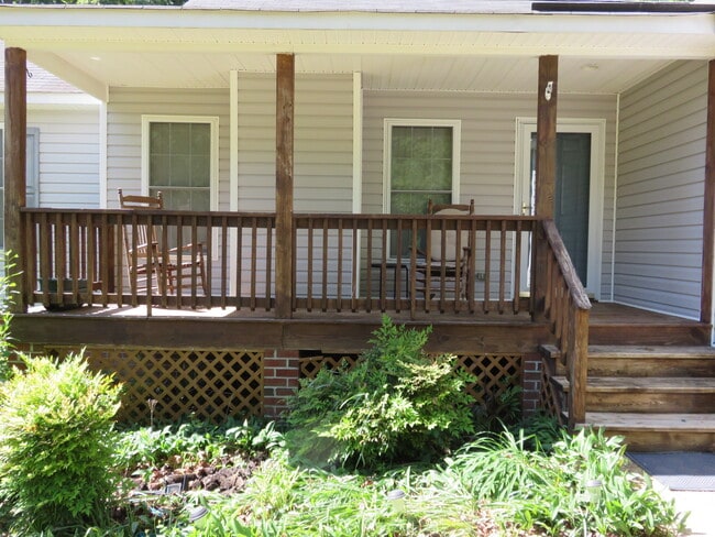 Foto del edificio - 5801 Wensleydale Dr