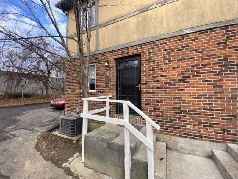 2739 Beulah Rd, Columbus, OH 43211 Condo for Rent in Columbus, OH