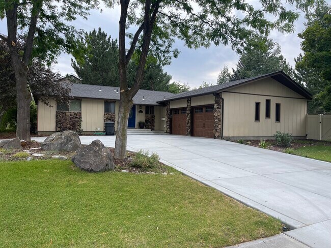 Foto del edificio - 1916 Coronado St