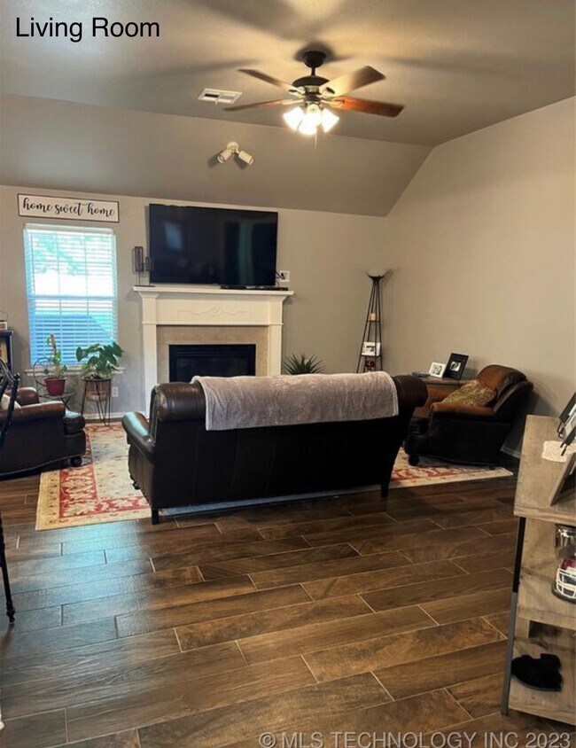 Foto del edificio - 12828 N 131st E Ave