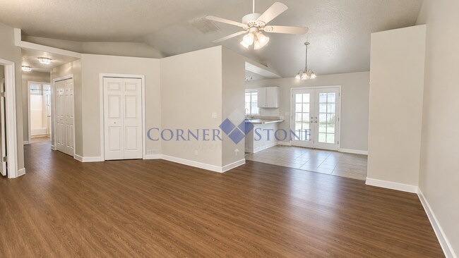 Foto del edificio - 907 Aspen Grove St