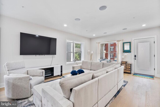 Foto del edificio - 615 Irving St NW