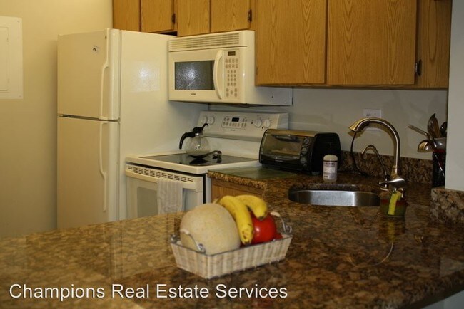 Foto del edificio - 3210 Lake Pine Way E