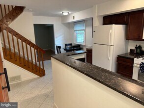 Building Photo - 470 Dresher Rd