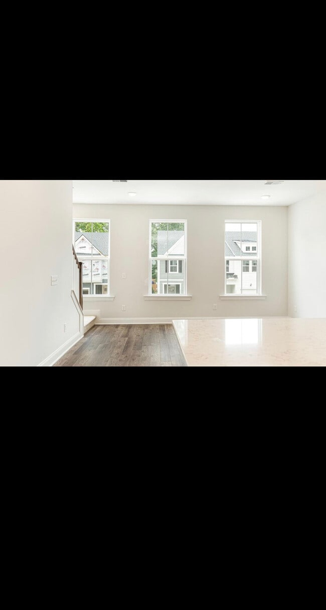 Building Photo - 1244 Tice Ln