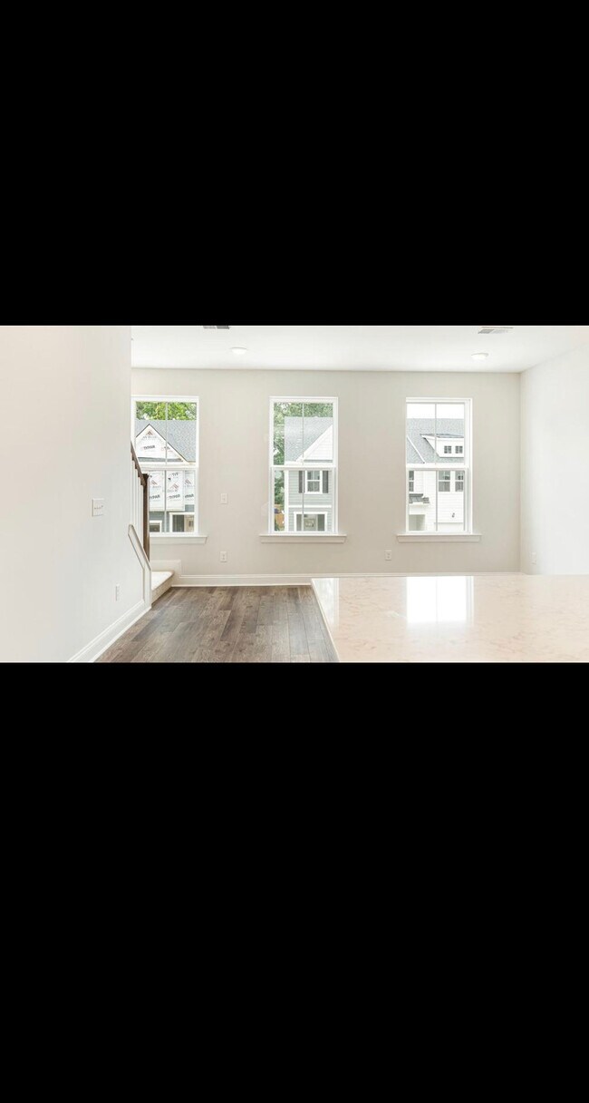 Foto del edificio - 1244 Tice Ln