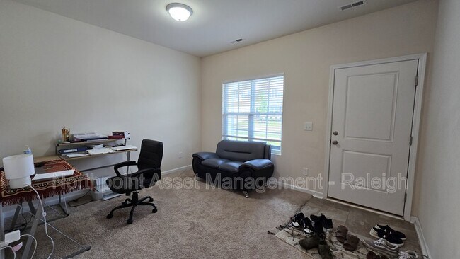 Foto del edificio - 896 Rolling Creek Cir