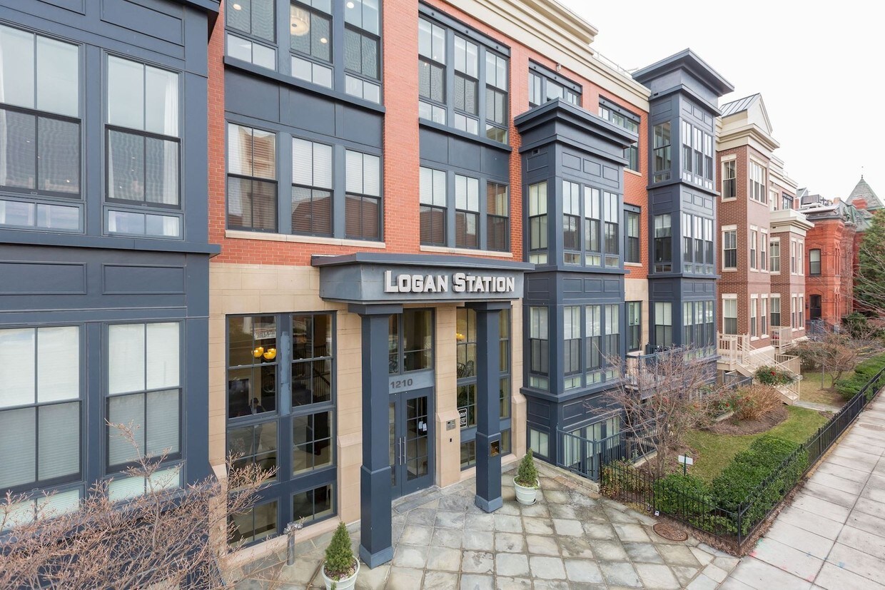Foto principal - 1210 R St NW