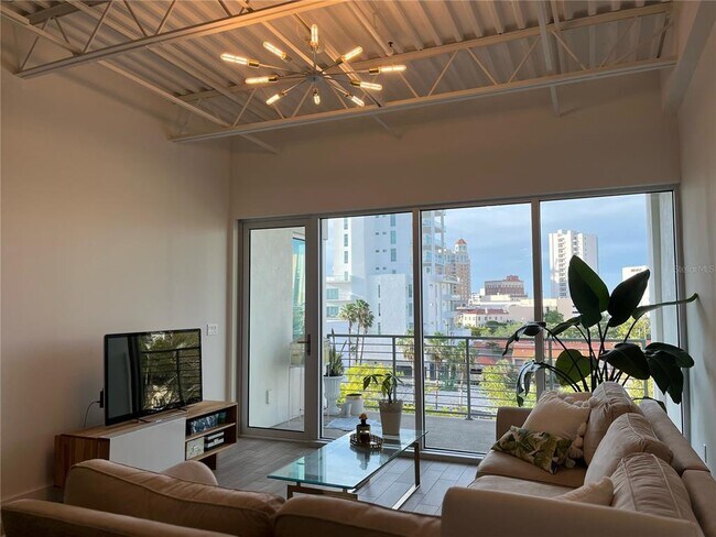 Foto del edificio - 332 Cocoanut Ave