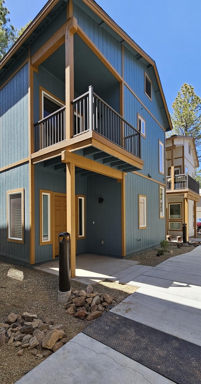 Photo - 3001 E Butler Ave Townhome