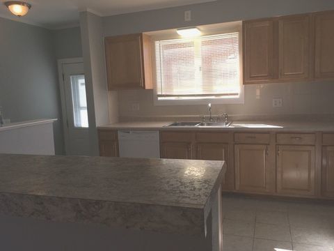 Foto del edificio - 7425 Lake St