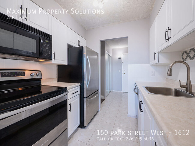 Building Photo - Pristine Condo Unit 2 bed/1.5 Bath