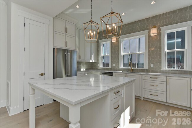 Foto del edificio - 4117 Selwyn Walk Ct