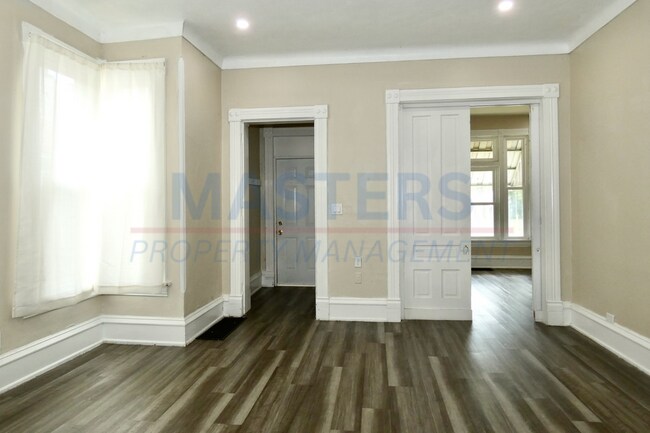 Foto del edificio - 834 Prouty Ave