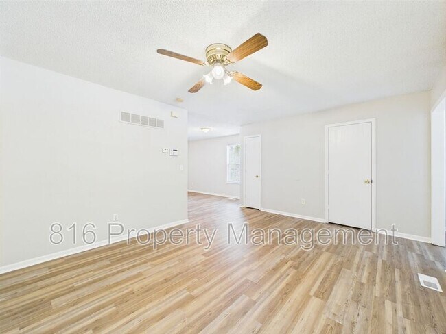 Foto del edificio - 2314 Monroe Ave