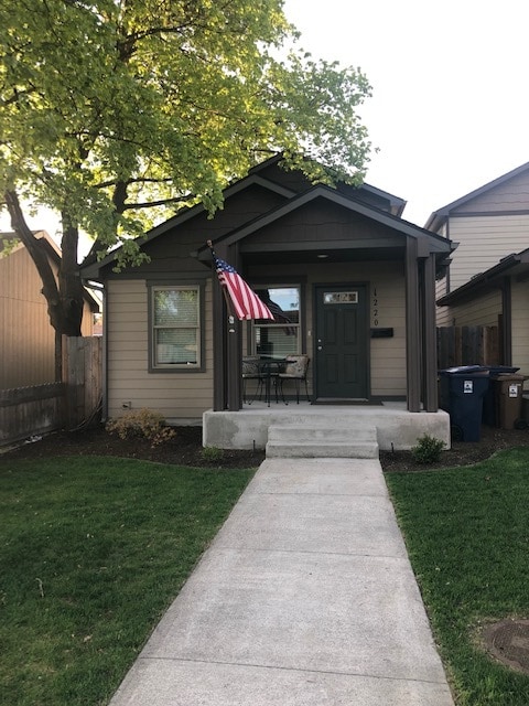 Building Photo - 1220 W Bismark Ave