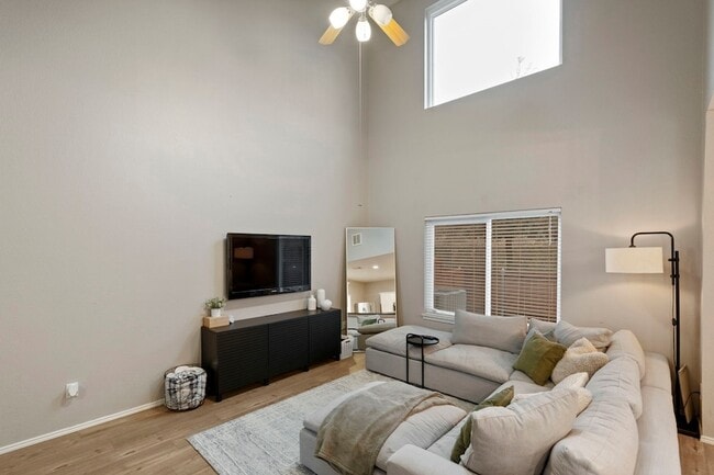 Foto del edificio - 3280 Tarrant Ln