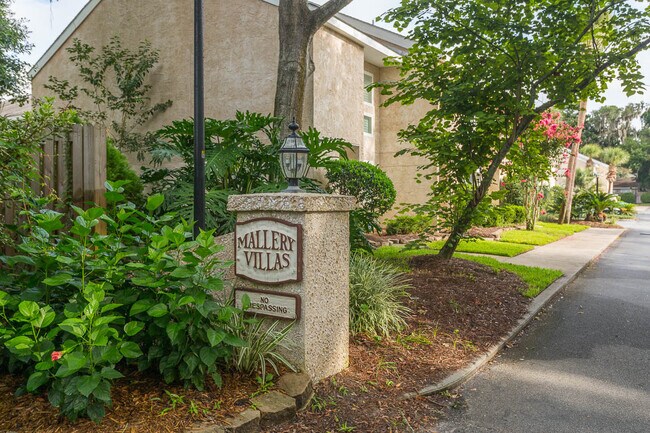 Building Photo - 1000 Mallery Street Ext