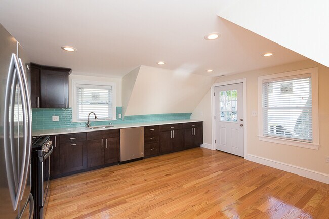 Foto del edificio - 9 Rock Valley Ave