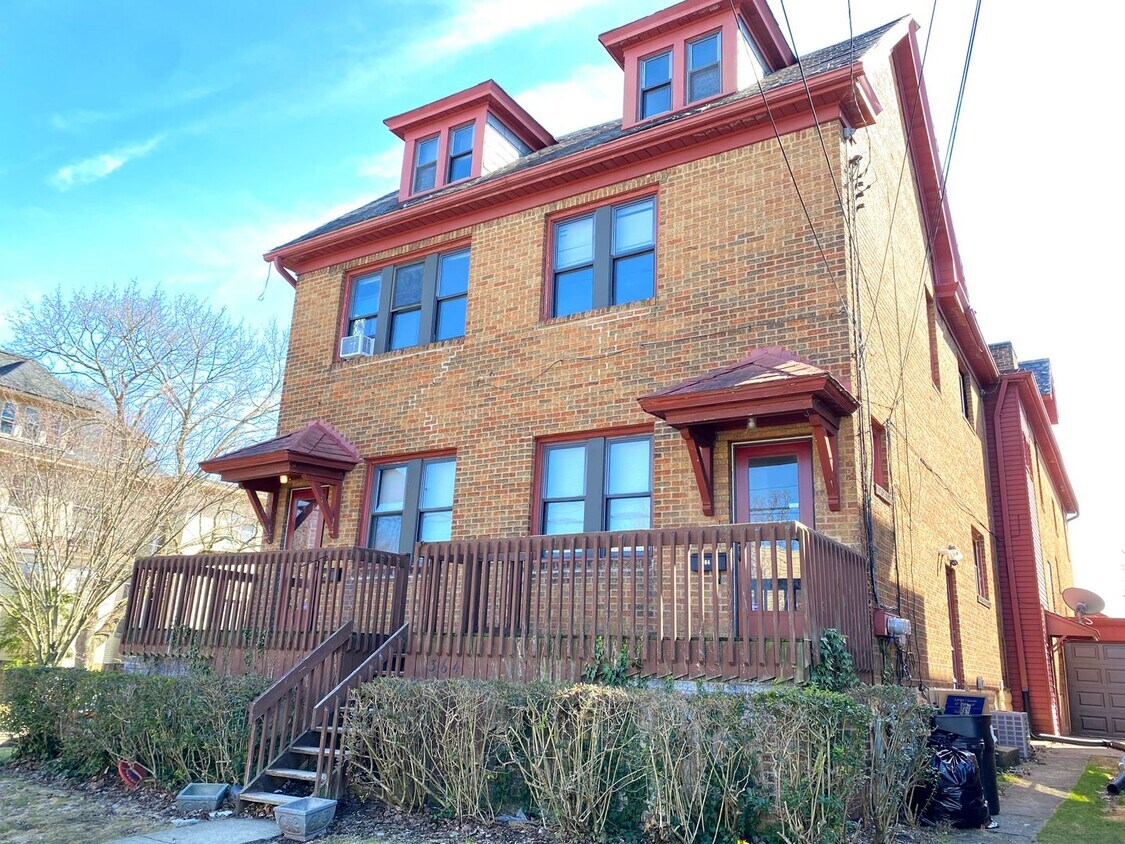 Primary Photo - 3 bedroom 2 bath apartment