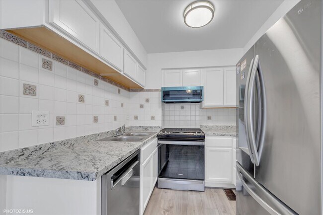 Foto del edificio - 854 Cambridge Pl