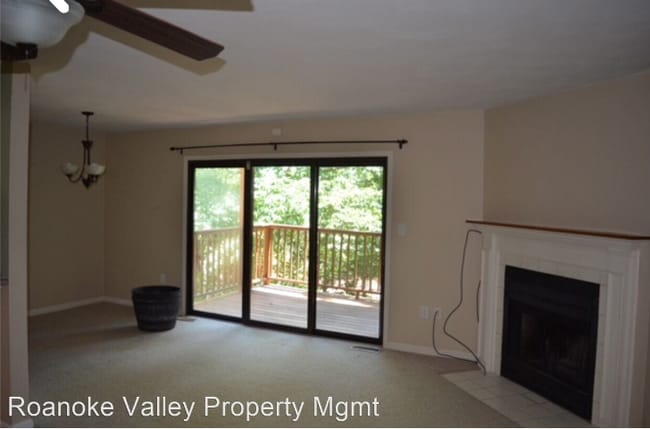 Building Photo - 3362 Forest Ct