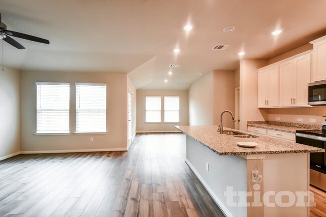 Foto del edificio - 13523 Emerson Wy