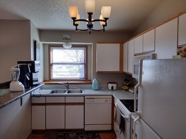 Building Photo - 2229 9th St Coralville