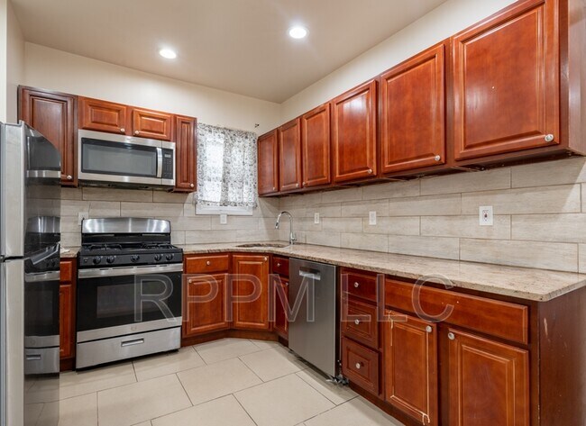 Photo - 467 Hawthorne Ave Apartment